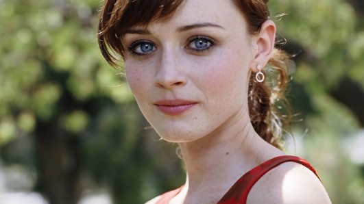 Alexis-Bledel-Freckles-HD-Wallpaper