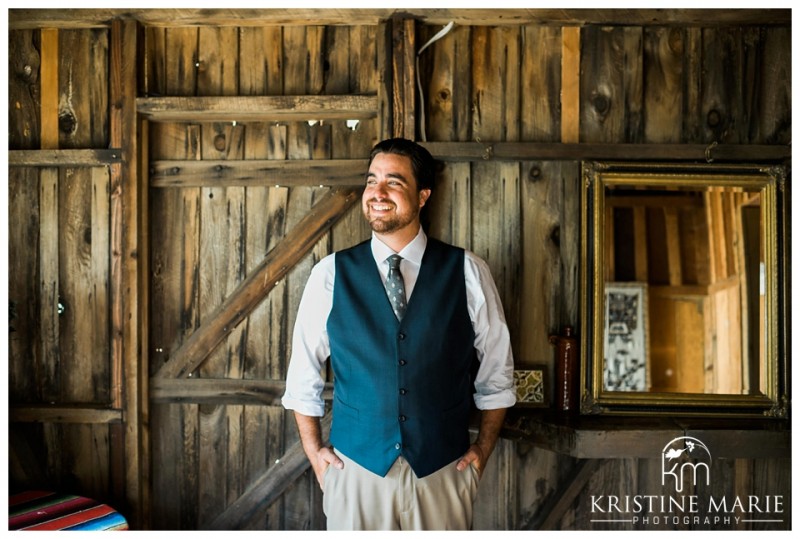 Groom Getting Ready | Campbell Creek Ranch Estate Weddindg Pictures | Alpine Wedding Photographer | Kristine Marie Photography | © www.kristinemariephotography.com