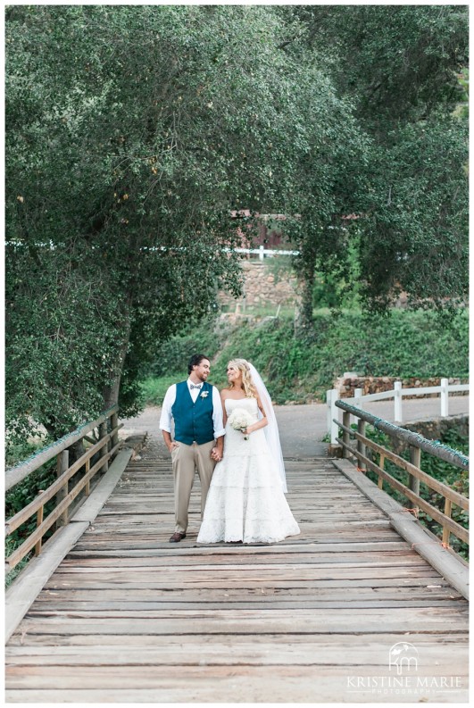 Romantic Bride and Groom Pictures | Campbell Creek Ranch Estate Weddindg Pictures | Alpine Wedding Photographer | Kristine Marie Photography | © www.kristinemariephotography.com