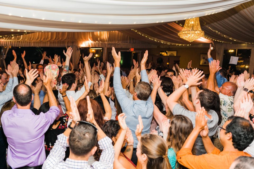 reception party dancing Los Willows Wedding Photo | Fallbrook San Diego Wedding Photographer | © Kristine Marie Photography (72)